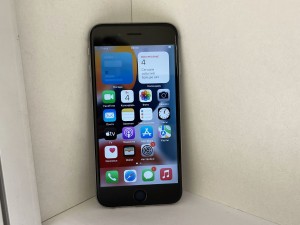 Мобильный телефон iPhone 6s 64GB
