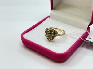 Кольцо с камнями бриллиант  золотое
