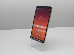 Мобильный телефон Samsung а8 2018