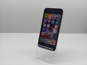 Мобильный телефон iPhone SE 32GB