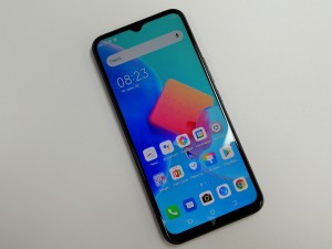 Мобильный телефон TECNO Spark 8C 4/64ГБ