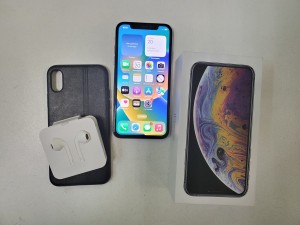 Мобильный телефон iPhone Xs 64GB