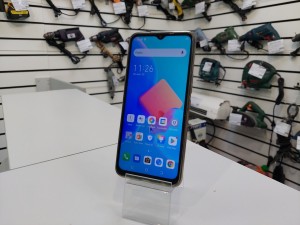 Мобильный телефон Tecno 8C 4/64GB