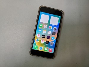Мобильный телефон iPhone 8 plus 3/64GB
