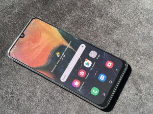 Мобильный телефон Samsung a50 128гб