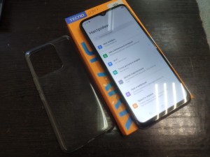Мобильный телефон Tecno Spark 8C 4/64GB