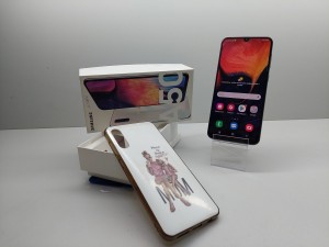 Мобильный телефон Samsung а50 6/128GB