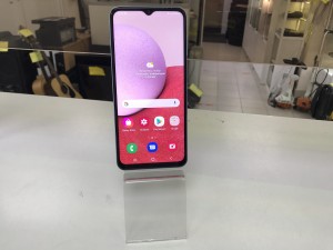 Мобильный телефон Samsung Galaxy A13