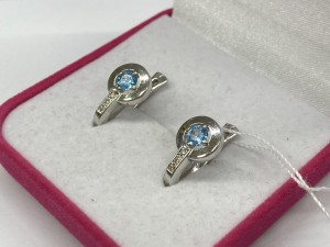 Серьги с камнями брилл. золотые