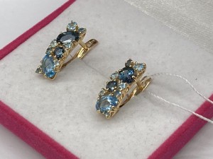 Серьги с камнями золотые
