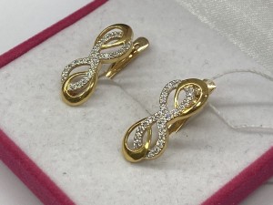Серьги с камнями золотые