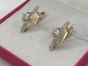 Серьги с камнями золотые