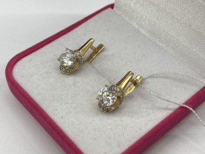 Серьги с камнями золотые