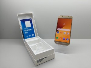 Мобильный телефон Samsung Galaxy A5 3/32GB