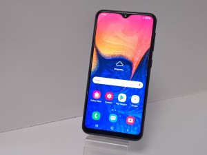 Мобильный телефон Samsung Galaxy A10 2/32GB