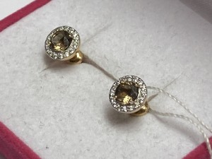 Серьги с камнями золотые
