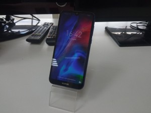 Мобильный телефон Honor 8s 2/32GB