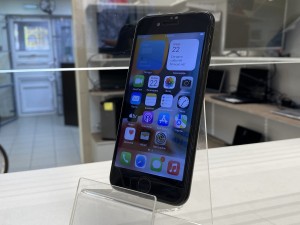 Мобильный телефон iPhone 7 32GB