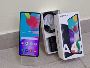 Мобильный телефон Samsung Galaxy A41 4/64GB