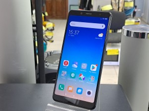 Мобильный телефон Xiaomi Redmi Note 5 3/32GB