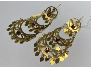 Серьги с камнями красными золотые
