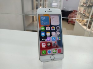 Мобильный телефон iPhone 7 32GB