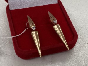 Серьги с камнями золотые