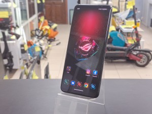 Мобильный телефон Asus rog phone 5s 12/128GB