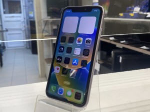 Мобильный телефон iPhone 11 64GB
