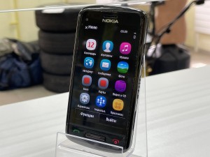 Мобильный телефон Nokia С6