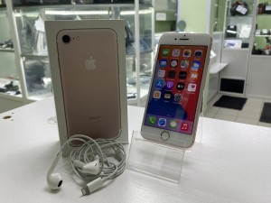 Мобильный телефон iPhone 7 32GB