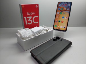 Мобильный телефон Xiaomi Redmi 13c 4/128GB