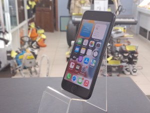 Мобильный телефон iPhone 7 32GB