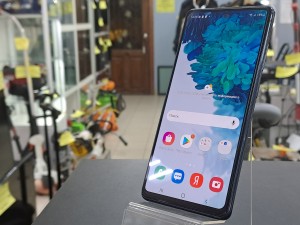 Мобильный телефон Samsung S20 FE 128GB