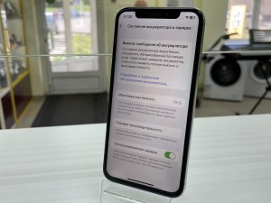 Мобильный телефон iPhone X 64GB
