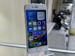 Мобильный телефон iPhone 8 64GB
