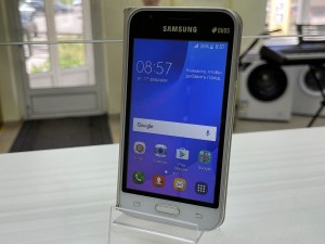 Мобильный телефон Samsung Galaxy J1 Mini SM-J105H 1/8GB