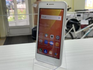 Мобильный телефон Lenovo A10 1/8GB