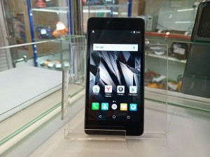 Мобильный телефон Micromax q409