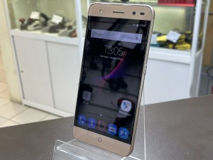 Мобильный телефон ZTE Blade V0720 2/16GB
