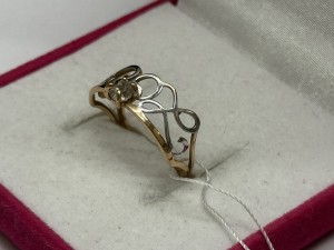 Кольцо с камнями золотое