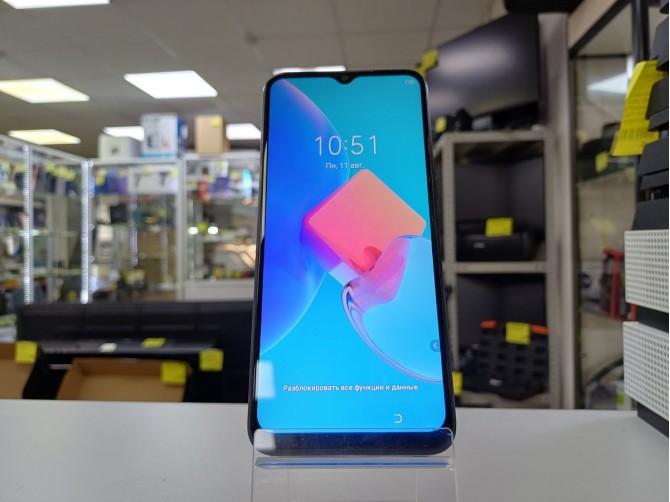 Мобильный телефон Tecno Spark 8C, 4/64GB