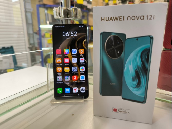 Мобильный телефон Huawei Nova 12i 8/128GB