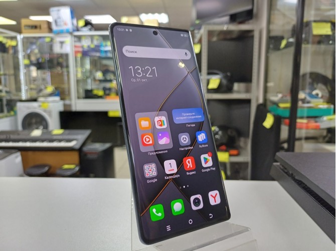 Мобильный телефон Tecno Spark 20 Pro+, 8/256GB