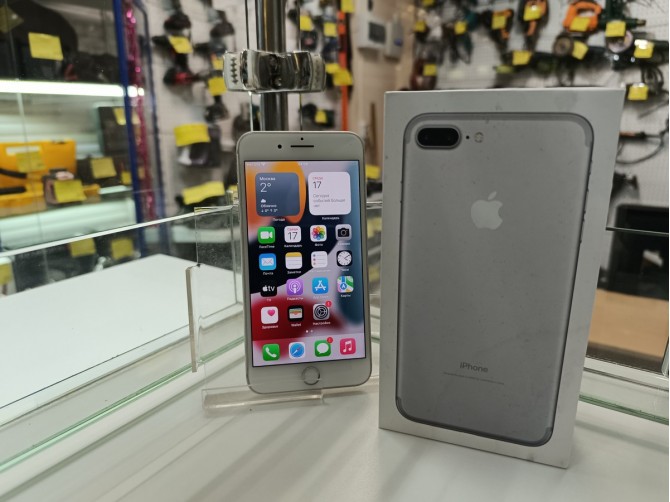 Мобильный телефон Apple iPhone 7 Plus 32Gb