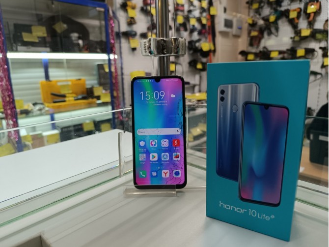 Мобильный телефон HONOR 10 Lite 3/32GB