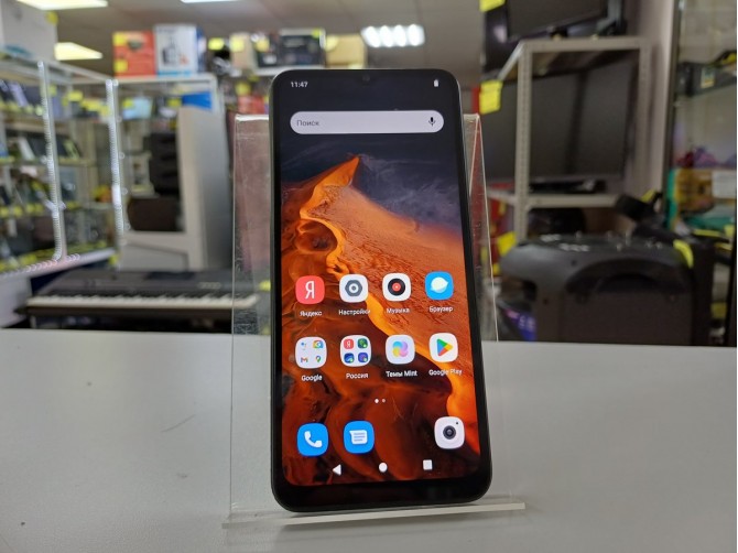Мобильный телефон Xiaomi, Redmi A1+, 32 ГБ, черный, 2 ГБ, Мелкие царапины, 1–2 мелкие царапины