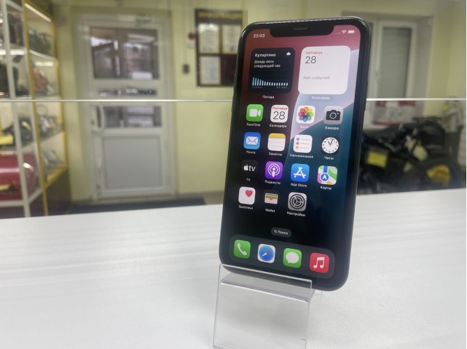 Мобильный телефон Apple iPhone 11 64GB