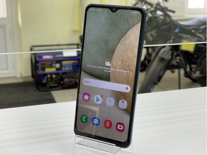 телефон samsung A12 64 gb