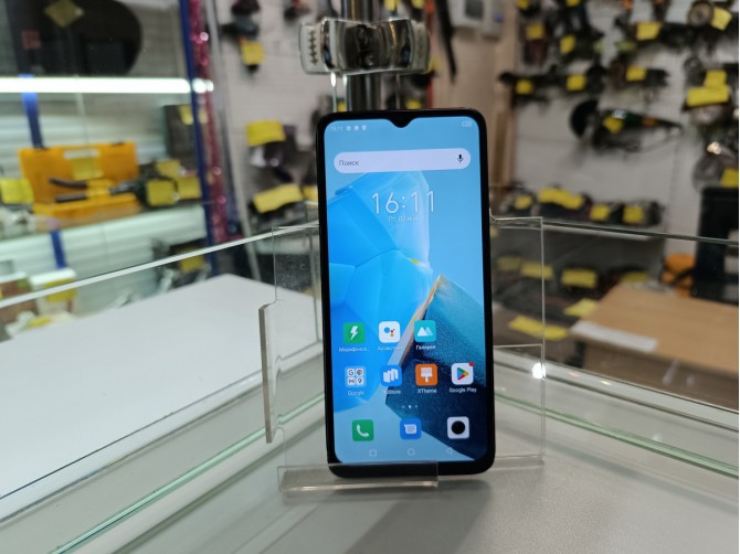 Мобильный телефон Infinix HOT 30i 8\128
